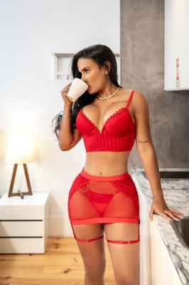 Busty Beirut escort Gianna, 28 y.o.