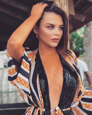 Phyllis - italian escort based in Beirut