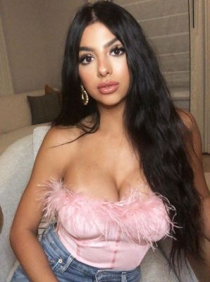 Busty escort in Beirut: Malerie works 24 round the clock