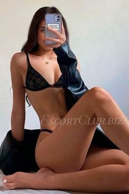 Fetish escort in Beirut meets her clients 24 7