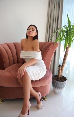 Enjoy the company of a perfect Beirut escort Raven