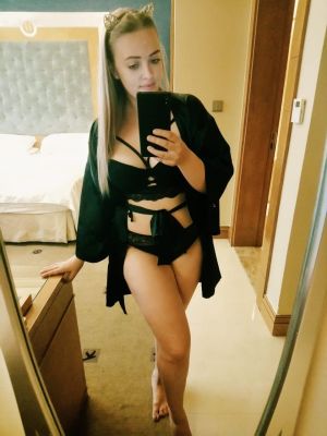 Professional adult service from Missy, 166 cm, 62 kg