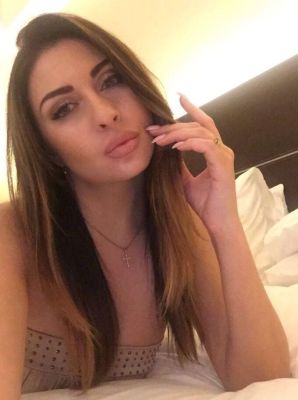 Sexy escort - independent Beirut girl Loana, 50 kg, 157 cm 