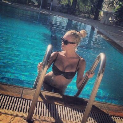 Cheap incall escort invites you to her place in lebanon