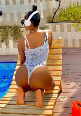 Blonde escort in Beirut: Billie is a 22 y.o. cutie for sex