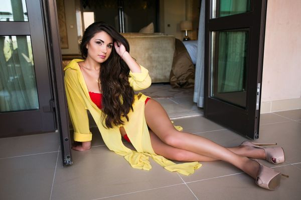 Beirut escort girl Jolana will meet a generous man, call +961763313993