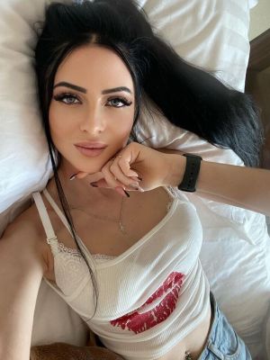  Kristine escorts local men and tourists in Beirut