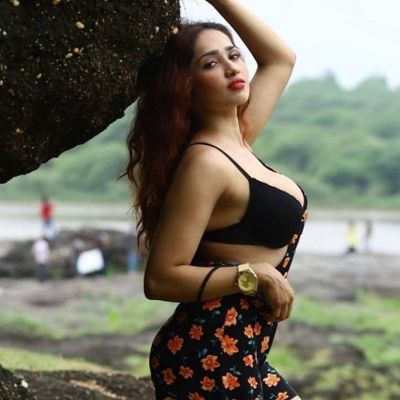 See profile of a cute girl  - a lesbian Sonia, 32 y.o