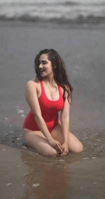 Female escort service from charming Sonia in Beirut