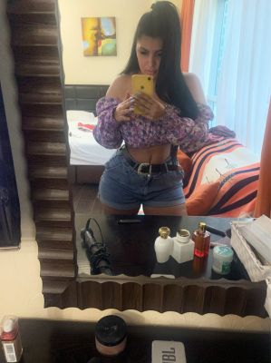 Need escort and babes? Khloe is ready for sex with you