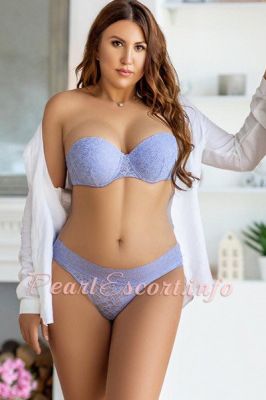 One of the hottest call girls Beirut has in store — sexy Cara, 164 cm, 59 kg