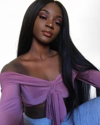 Lesbian call girl Amie is waiting for ladies