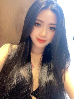 Dating services from stunning 32 y.o. Flora