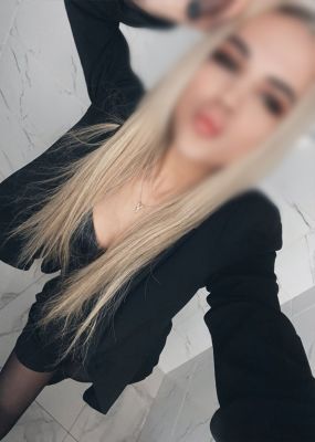  Violetta escorts local men and tourists in Beirut