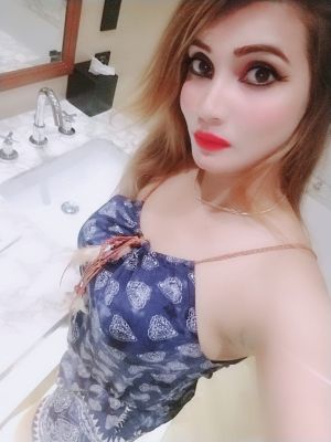 call girl Lorenza (Beirut)