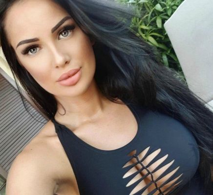 Mature female escort aged 29 is ready to meet you