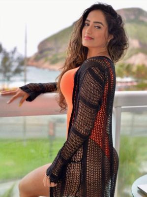 Rain, photos from the adult website sexobeirut.com