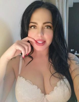 Elite model from Beirut: Cara with photos and reviews