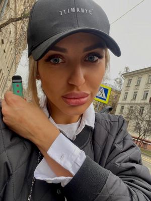 Lesbian dating advice: book hooker Unmada, 23 y.o.