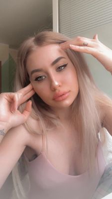 One of the hottest call girls Beirut has in store — sexy Adora, 161 cm, 55 kg