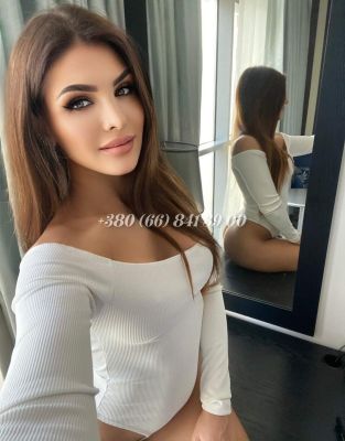 Cheap escort girl Gretta sees her clients in Beirut