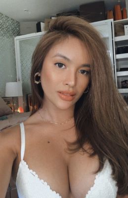 Sloan is an escort at a cheap price, LBP 400 per hour