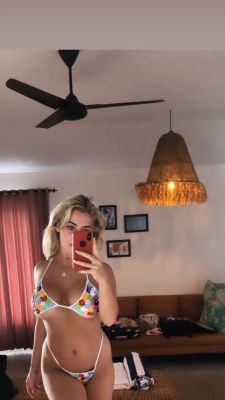 Beautiful escort model Nadia: weight 48 kg, height 156 cm