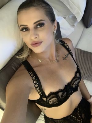 Beirut prostitute Brielle will see you for LBP 400/hr