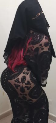 Beautiful escort model Ella: weight 78 kg, height 179 cm