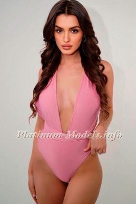 Mature escort of lebanon does a BJ for LBP 400