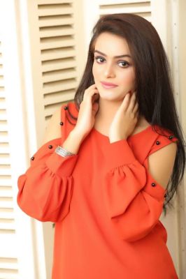 Call a girl Erica to enjoy professional blowjob for LBP 500