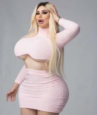 Book Piper online on escort site Piper