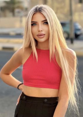 Mega busty escort in Beirut (45 kg; 153 cm)