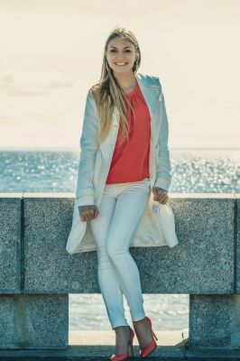 Beirut female escort can suck for 200