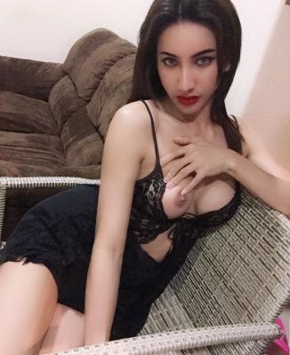 Book Quinta on escort classifieds