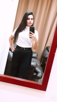 Beirut site escort Hollie is available online