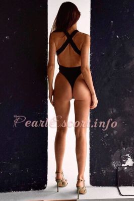 Black female escort Molly in lebanon