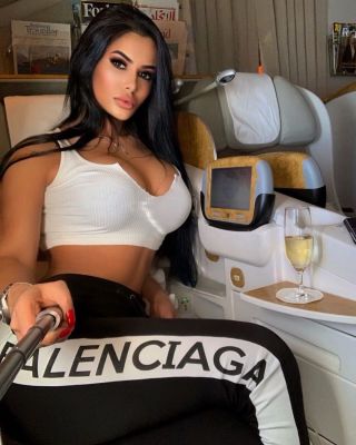 Jennifer invites for incall massage in Beirut