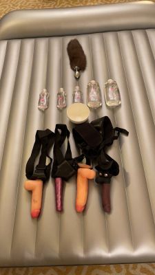 Lesbian dating advice: book hooker Yesenia, 25 y.o.