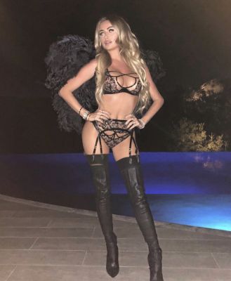 Escort top model girl Suzanne (weight 70 kg, height 173 cm)