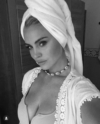 Female escort service from charming Nicoline in Beirut