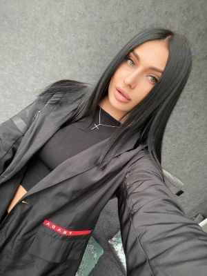 Asian prostitute on sexbeirut.club with sexy photos