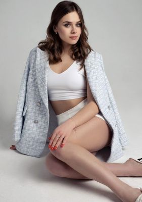 Local escort service offers sexy Malerie, weight 42 kg, height 151 cm