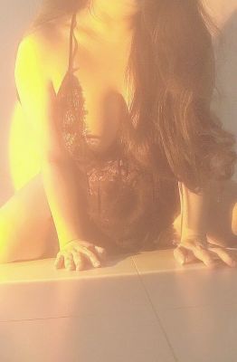 Sexy Beirut woman with tight ass, 62 kg; 167 cm