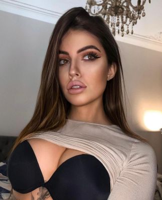 Beirut escort for A-Level sex: Fleur (61 kg, 166 cm)