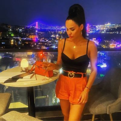 Book an escort as your female companion in Beirut 