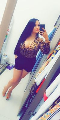 See sexy photos of whore Leona on escort listings