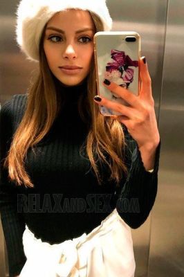 Cheap escort girl June sees her clients in Beirut