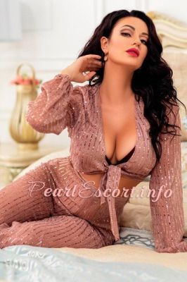 One of the hottest babes and escorts on sexobeirut.com - Mimi, 32 years old