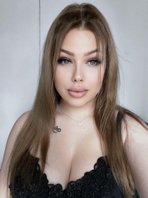 Lesbian hooker Olive works 24 hours